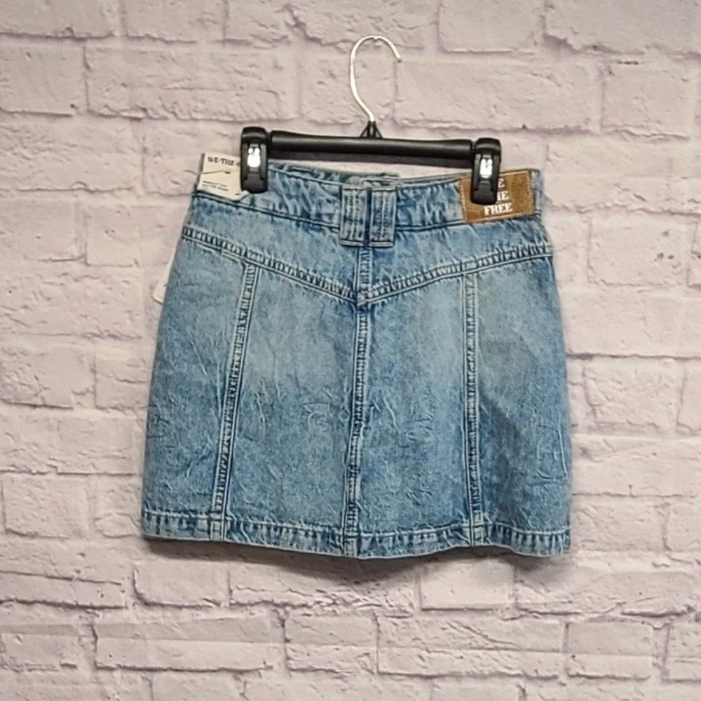 WE THE FREE Denim‎ Button Front Distressed Mini Skort Blue